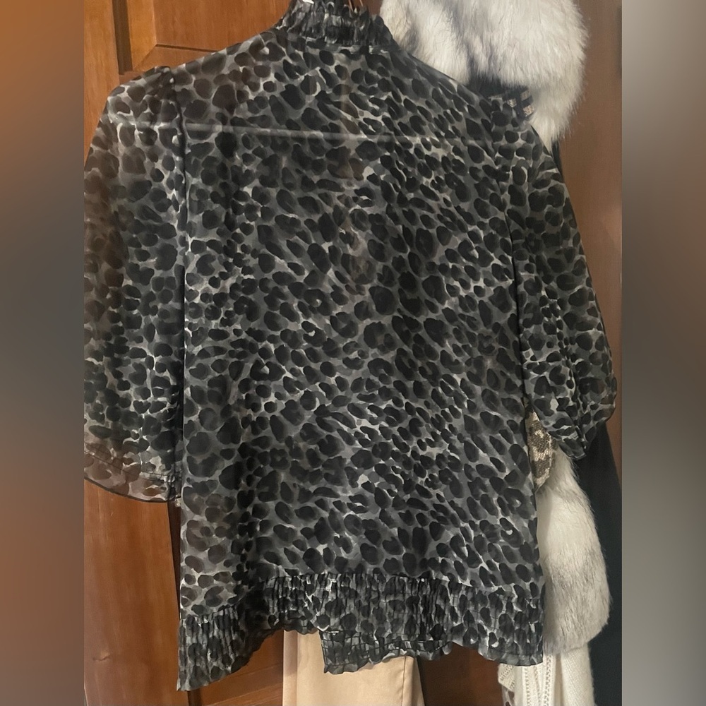 Almost Famous Sheer Black Leopard Print Open Blouse Faux Wrap Elastic Waist🖤 - Picture 4 of 7